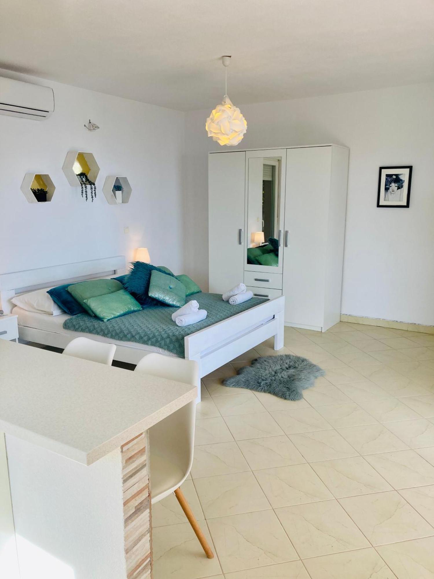 Apartments Jurakovic Живогоще Екстер'єр фото