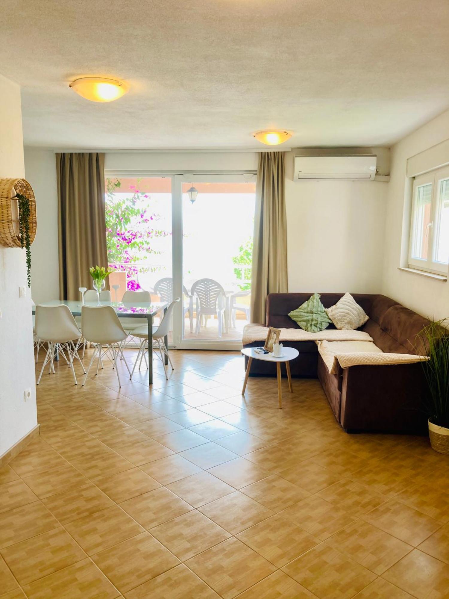 Apartments Jurakovic Живогоще Екстер'єр фото